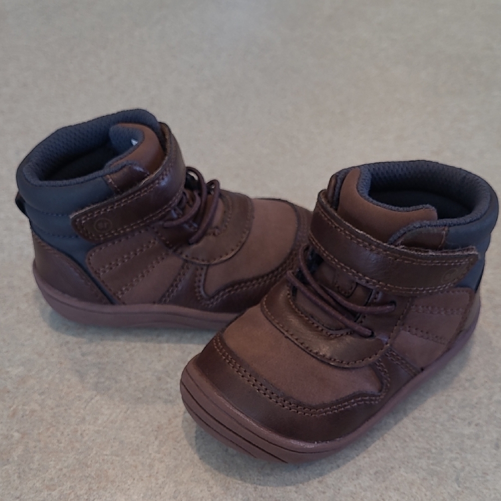 Stride Rite Brown Ankle Boots with Lace-Up Design